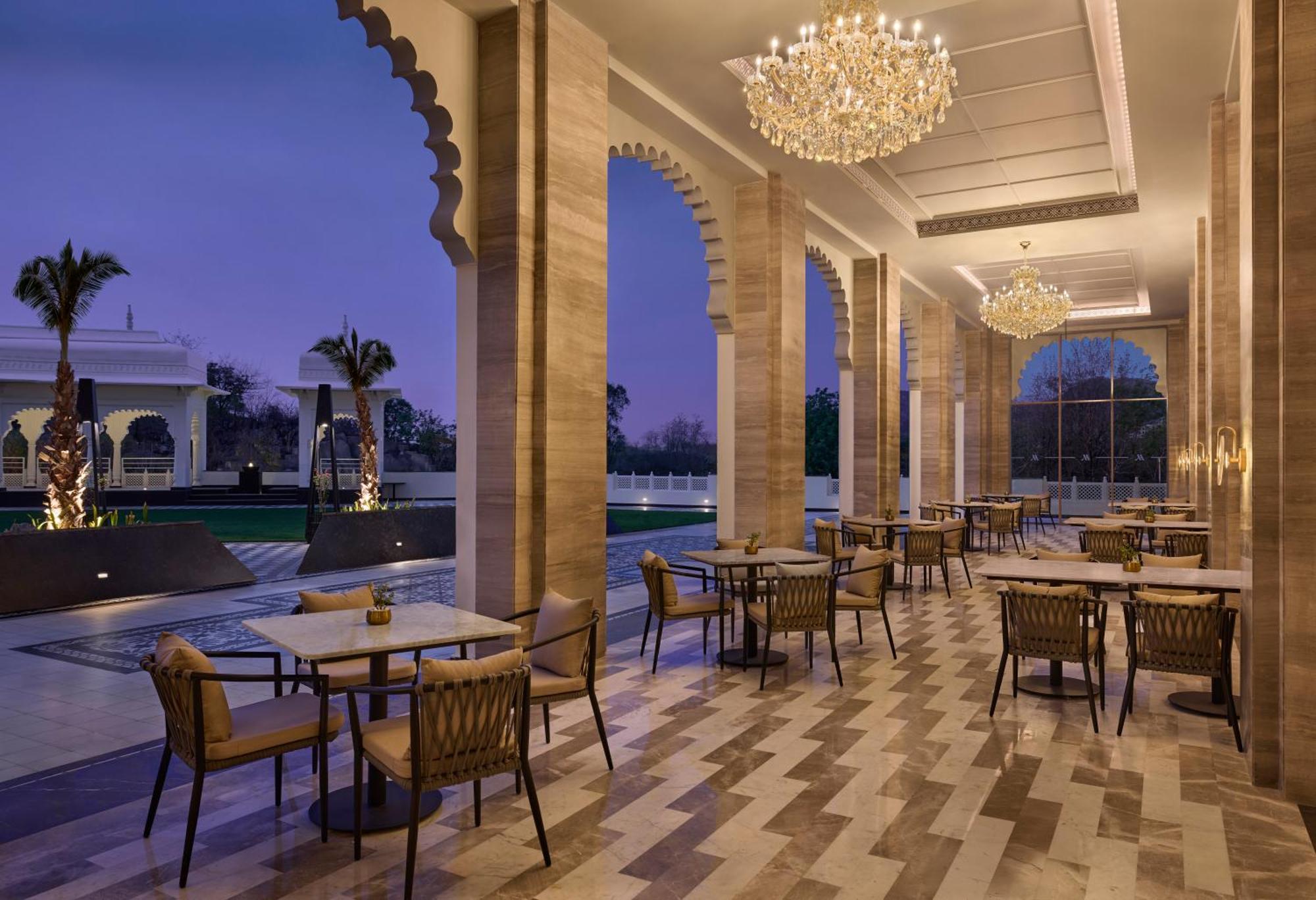 Udaipur Marriott Hotel Exterior photo